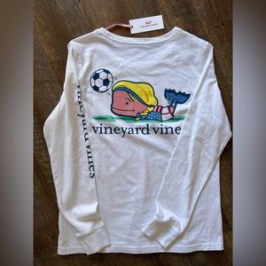 ⚽️ Vinyard Vines - long sleeve t-shirt with pocket